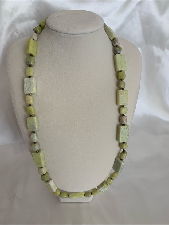 Jewelry - Vintage Genuine Serpentine Gemstone Necklace - Women Jewelry